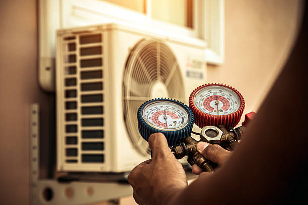 Professional Hvac technician working in Willard, OH